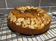 Una foto de topping carrot cake
