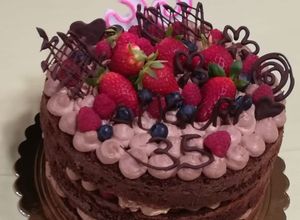 Foto di Naked cake al fondente