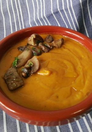 Foto principal de Crema de boniato y setas