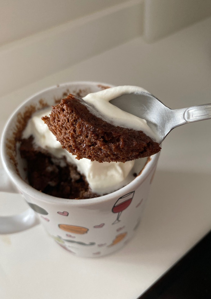 Una foto de Bizcocho de chocolate en taza
