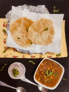 पंजाबी छोले भटूरे रेसिपी मुख्य फोटो