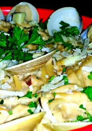 A picture of Mike's New England Clam Chowder & Homemade Croutons.