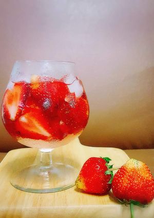 รูปของ Strawberry ลอยแก้ว