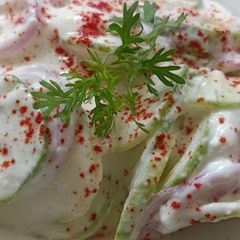 A picture of Creamy cucumber onion salad.