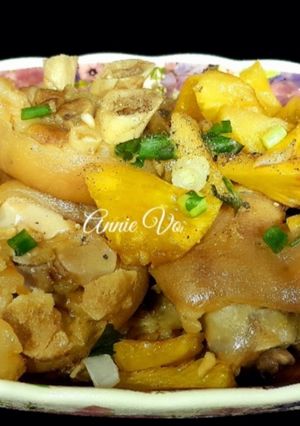 Hình của món Giò heo kho thơm.