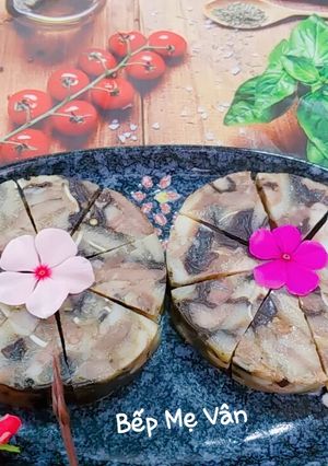 Hình của món Giò Thủ.