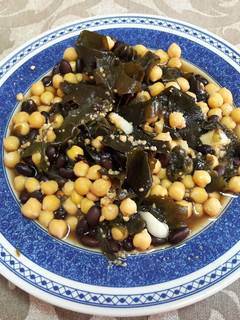 Una foto de Garbanzos con alga veganos