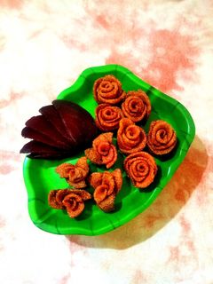 गुलाब के फूल (gulab ke phool recipe in Hindi) रेसिपी मुख्य फोटो