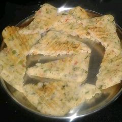 A picture of Rawa pizza sandwiches.