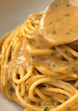 Una foto de Pasta con salsa burrata