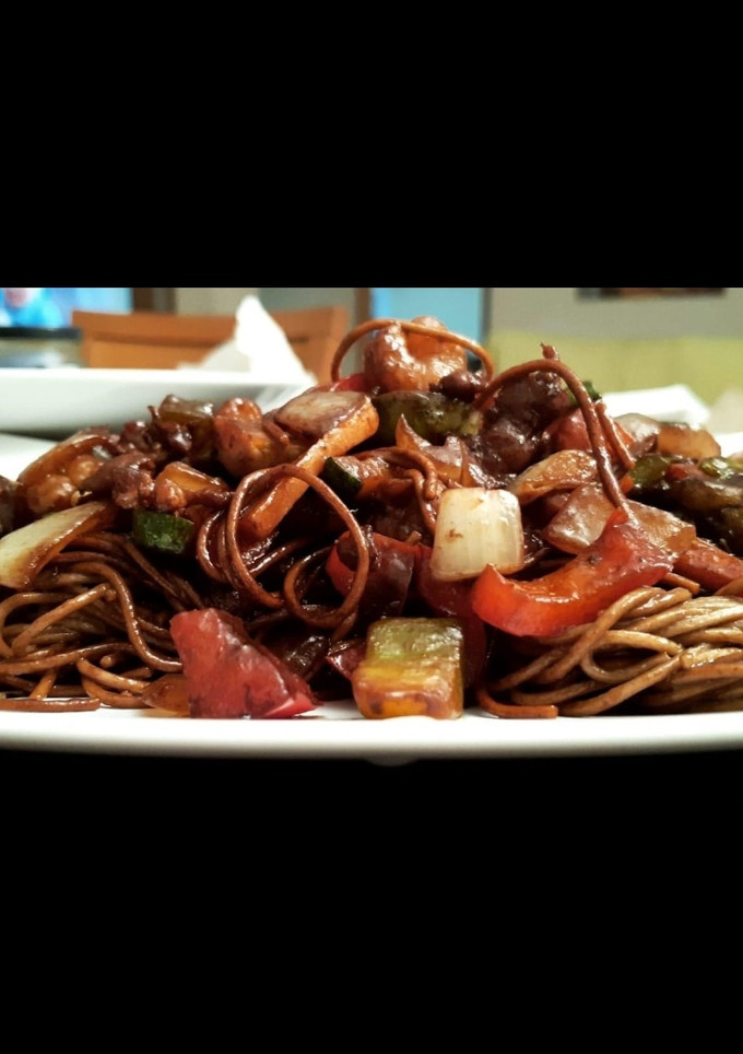 Una foto de Fideos de trigo sarraceno con verduras