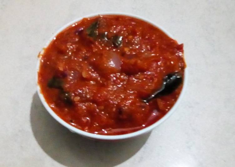 Onion red chilli chutney