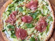 Une photo de tarte salé mozzarella