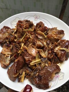 Hình của món Sườn ram 2Q.