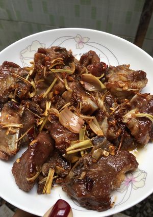 Hình của món Sườn ram 2Q.