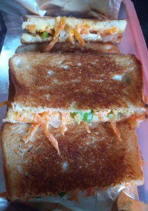 A picture of Mayo cheese Sandwiches.