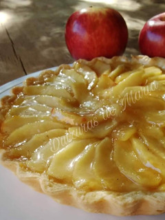 Una foto de Tarta de manzana y pastelera