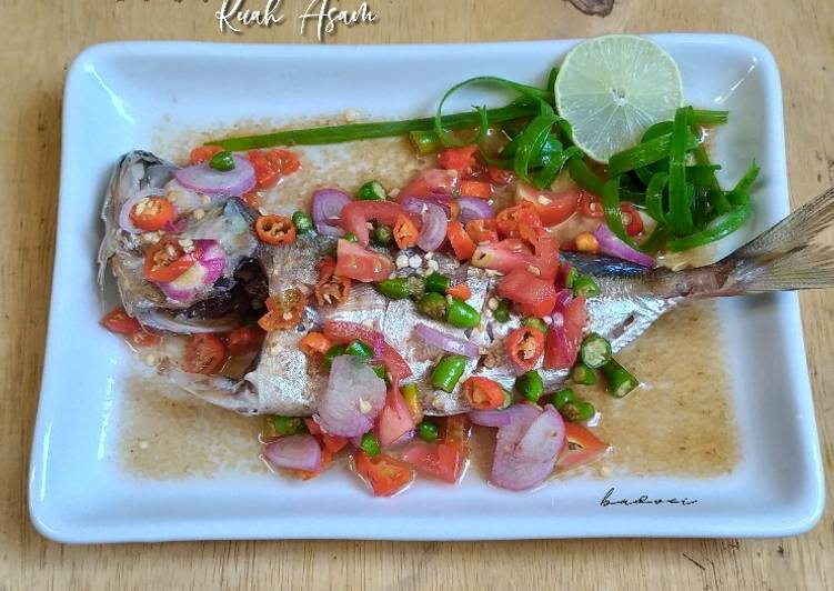 Resep Ikan Kembung kukus kuah asam | Cara Membuat Ikan Kembung kukus kuah asam Yang Bikin Ngiler