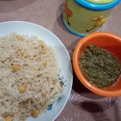 A picture of Green Dhamaka chattni.