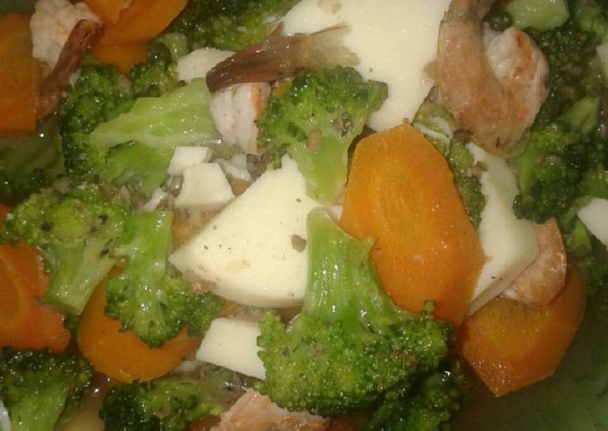 Bagaimana Membuat Capcay udang putih telur, Enak