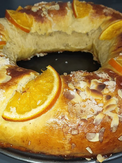 Una foto de Roscón de reyes brioche (panificadora Moulinex Pain Doré)