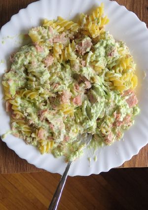 A picture of Gluten-free avo pasta.