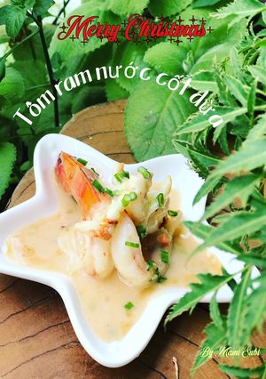 Hình của món Tôm ram nước cốt dừa.