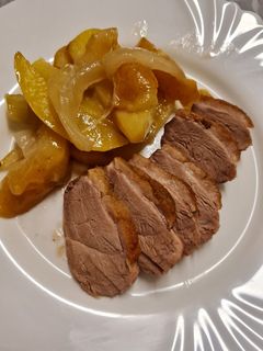 Sült kacsamell almás-hagymás burgonyával recept fotója