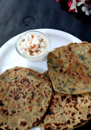 मेथी पराठा (methi paratha recipe in Hindi) रेसिपी मुख्य फोटो
