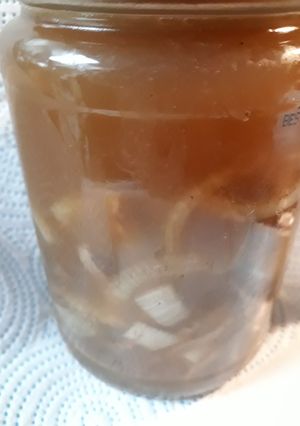 A picture of Cameline Meat Brewet with Onions.