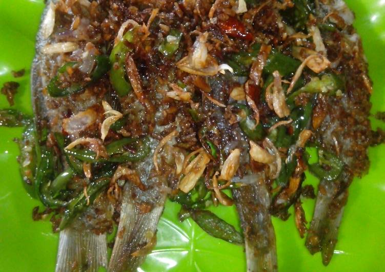 Bagaimana Menyiapkan samu/pakasam/wadi goreng yang Enak