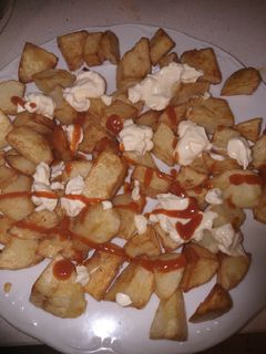 Una foto de Patatas bravas con prisa