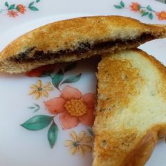 A picture of Cocoa Spread Toasted Sandwich.