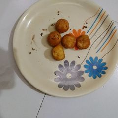 A picture of Mumbai special batata vada.