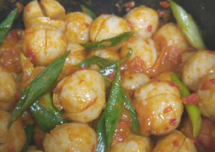 Tumis bakso ayam pedas