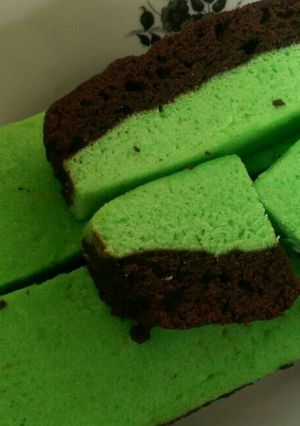 Foto resep Brownies kukus coklat pandan no mixer, murah, anti gagal 😋😋😋