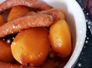 Une photo de Potée de pommes de terre rapide chipolatas 😋#monlivredecuisine