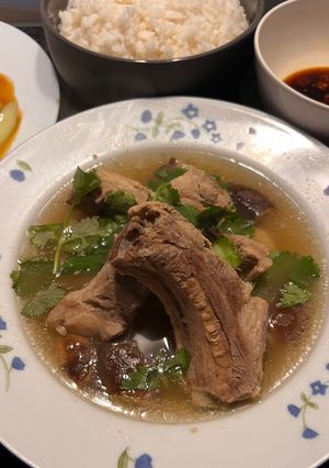 A picture of Singaporean Bak Kut Teh (Pork Ribs Broth).