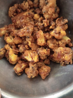 ફ્લાવરનુ લોટવાળું શાક (Cauliflower Besan Shak Recipe In Gujarati) રેસીપી મુખ્ય ફોટો