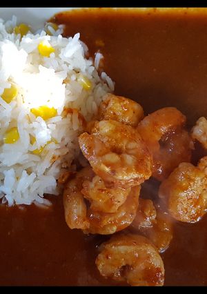 Una foto de Camarones con naranja y chile chipotle