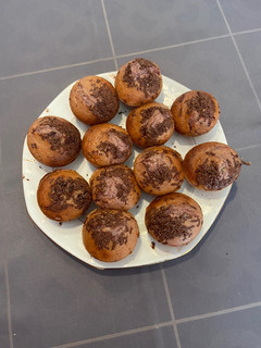 Una foto de Magdalenas de frutos rojos con chocolate