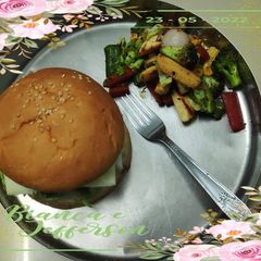 A picture of Aloo Tikki Burger 🍔.