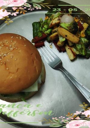 A picture of Aloo Tikki Burger 🍔.