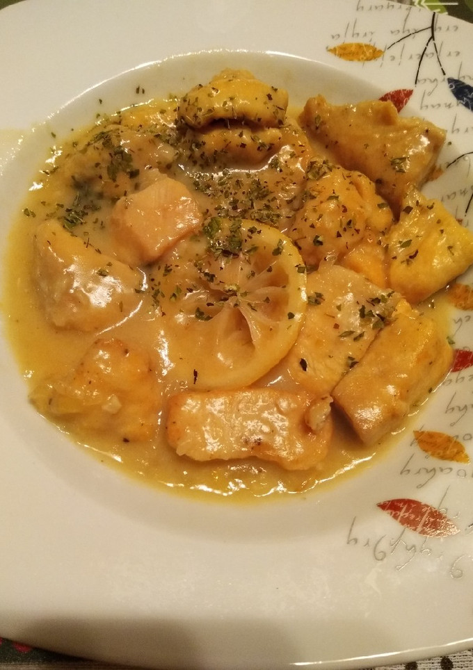 Una foto de Pollo al limón y orégano