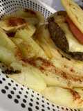 Hamburguesa con arepa, cadera de res aromatizada y papa rústica