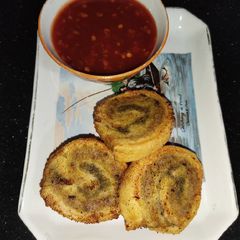 A picture of Bread Pin Wheels Samosa.