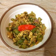 Shimla with egg 🫑🫑🥚🧅🌶️ A picture of Shimla with egg 🫑🫑🥚🧅🌶️.