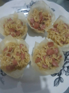 Foto resep Siomay mie telur sosis 😆