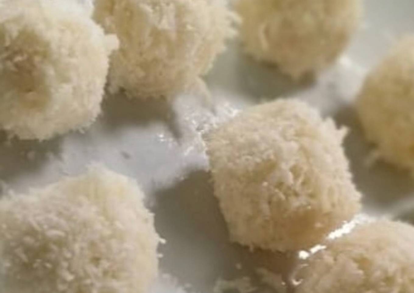 Easy coconut laddoo