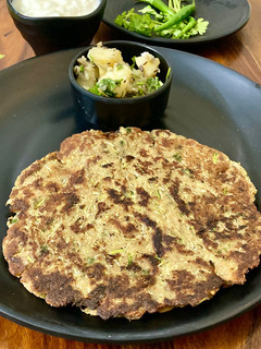 राजगिरा आटा और लौकी का पराठा (Rajgira aata aur lauki ka paratha recipe in hindi) रेसिपी मुख्य फोटो